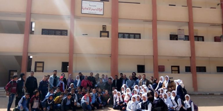 كلية الآثار جامعة سوهاج تبدأ نشاطها التثقيفي التوعوي لطلاب المدارس بمحافظة سوهاج اليوم الثاني الأثنين الموافق 17/ 2 /2020م، (مدرسة نجع الدير الإعدادية)