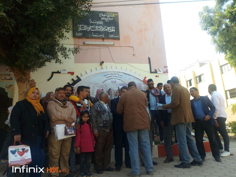 كلية الآثار جامعة سوهاج تبدأ نشاطها التثقيفي التوعوي لطلاب المدارس بمحافظة سوهاج اليوم الثالث الثلاثاء الموافق 18/ 2 /2020م، (مدرسة الحاج حداد الثانوية المشتركة بادفا)