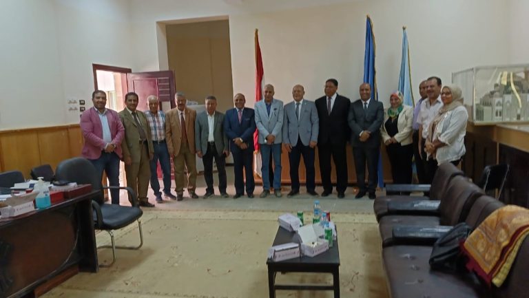 زيارة لجنة قطاع الآثار بالمجلس الأعلى للجامعات لكلية الآثار.