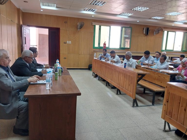 مناقشة خطة مقترحة للتسجيل لدرجة الماجستير بقسم الاثار الاسلامية