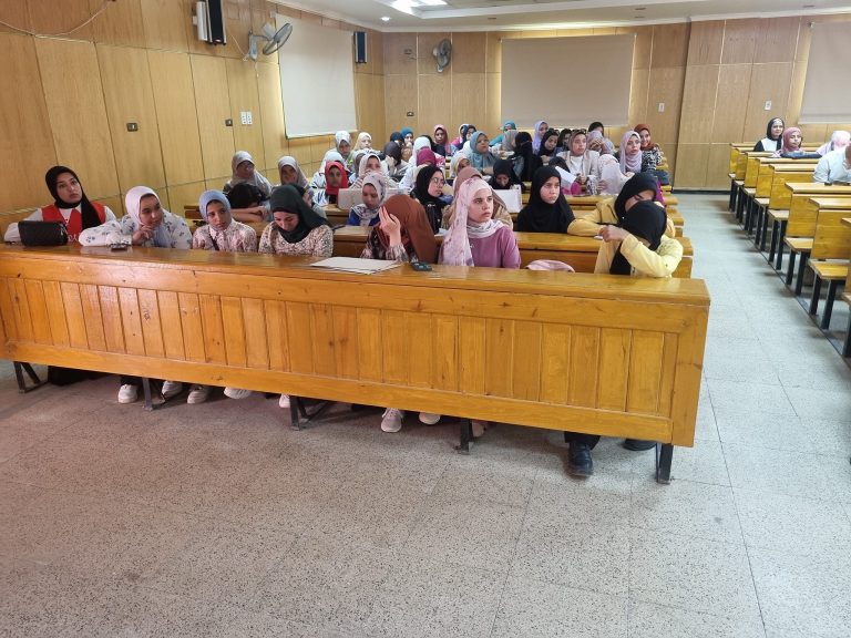 احتفالات جامعة سوهاج بالأسبوع البيئي العالمي