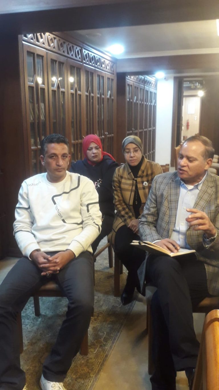 مشاركة كلية الآثار لعمل قاعدة بيانات ضخمة بمكتبة رفاعة الطهطاوي وترميم مخطوطاتها الأثرية