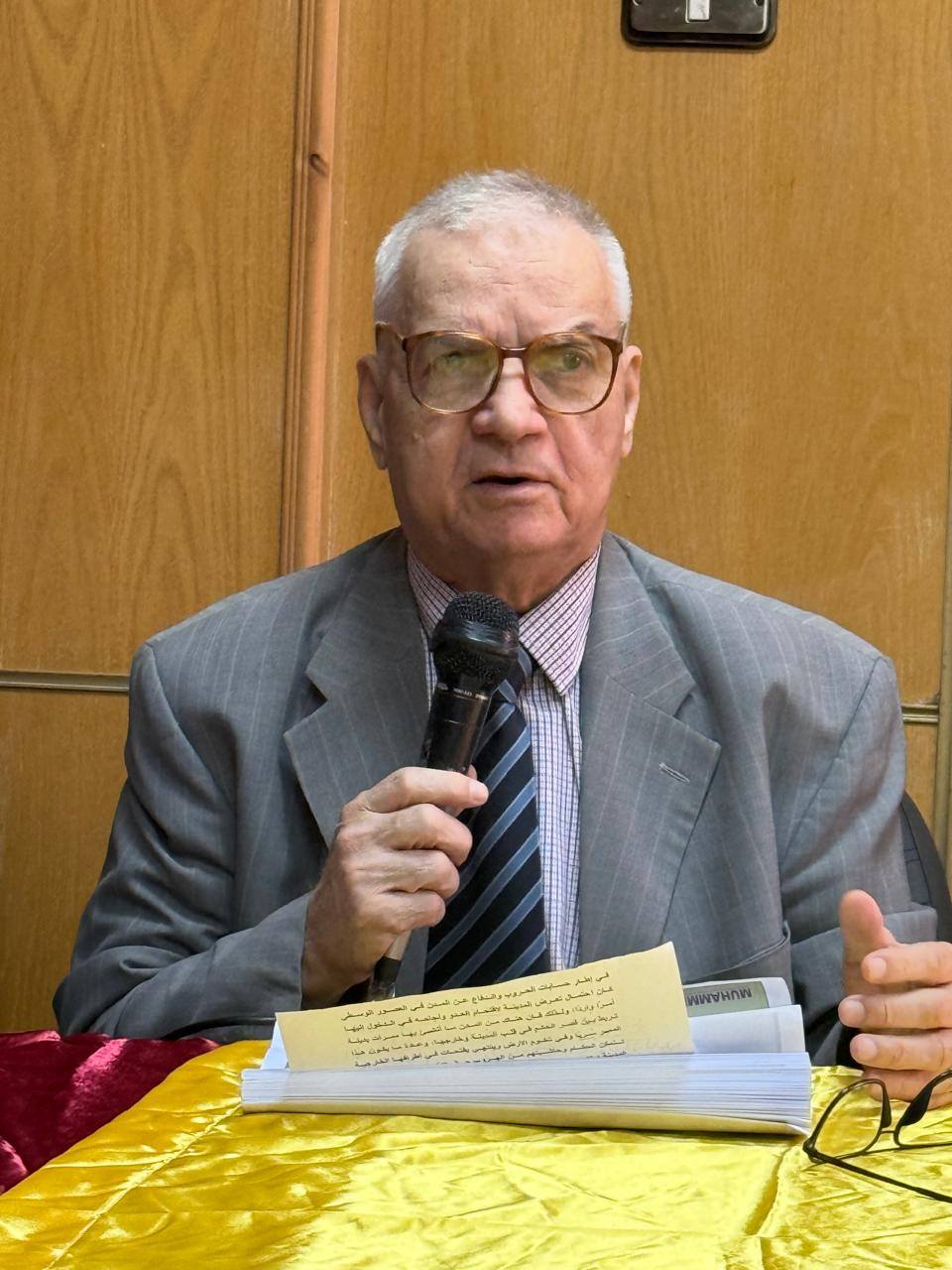 لسمينار العلمي لقسم الآثار الإسلامية بكلية الآثار جامعة سوهاج الذي حاضر فيه سعادة الأستاذ الدكتور/ محمد عبدالستار عثمان