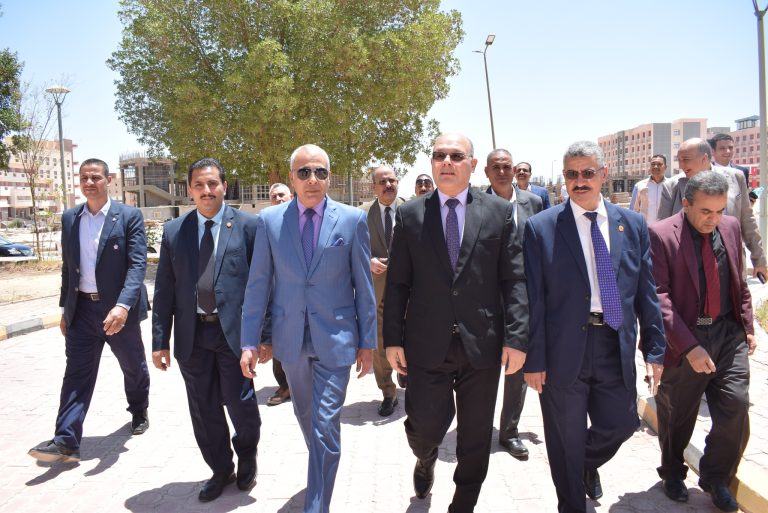 تضمان ٣٠٥٧كتاب.. معالى رئيس الجامعة أ.د. حسان النعمان يفتتح مكتبة أ.د. عبد الناصر يس مهده لكلية الآثار وقاعة مجلس الكلية