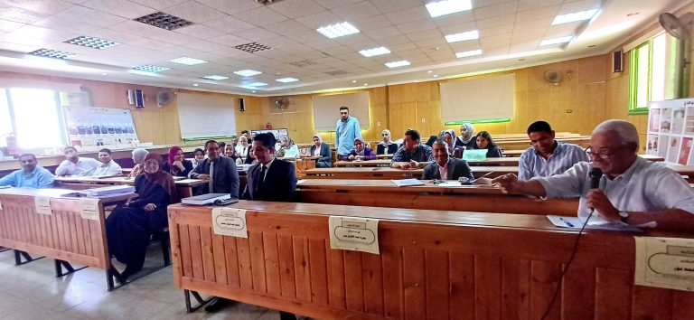 مُناقشة مشروعات تخرج الفرقة الرابعة بقسم الآثار الإسلامية