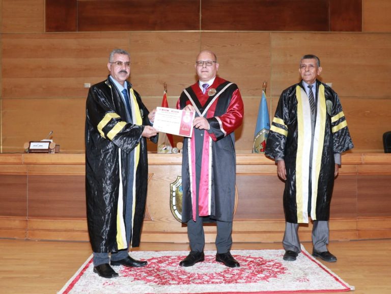 كرم معالى ا.د.حسان النعمانى عدد كبير من اعضاء هيئة التدريس من المتميزيين علميا واكاديميا وبحثيا بالكلية فى عيد العلم للجامعة عام ٢٠٢٥م.