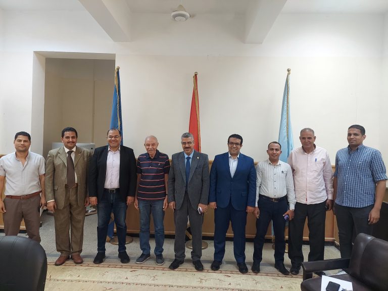 شرفت كلية الآثار بزيارة كريمة من السيد أ.د. محمود الأمير مدير مركز الجودة بالجامعة، وذلك للوقوف على جاهزية الكلية واستعدادها للمشاركة في الجائزة.