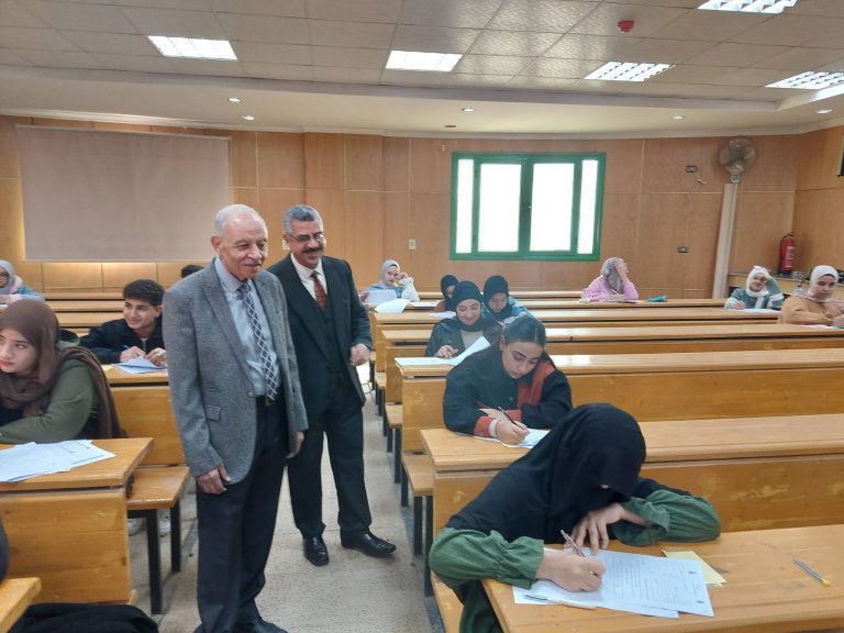 انطلاق ماراثون امتحانات الفصل الدراسي الأول بكلية الآثار