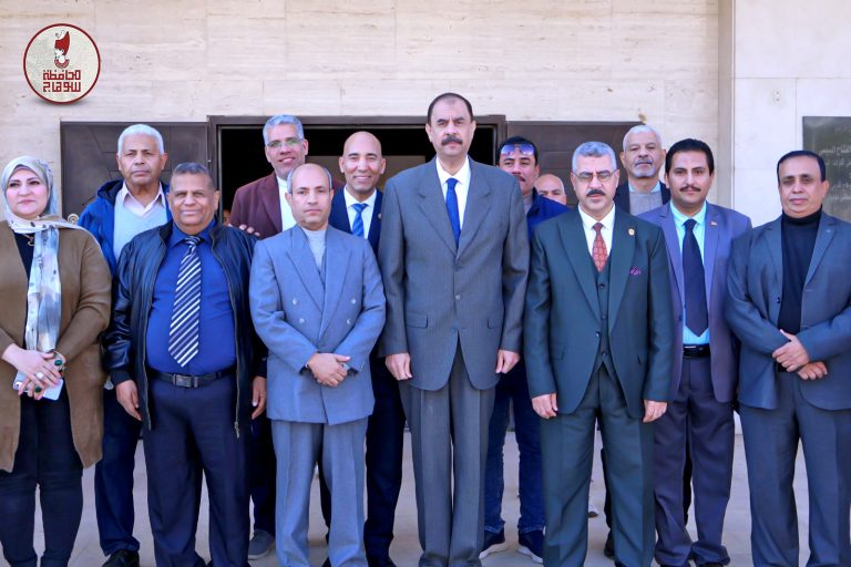 شاركت الكلية في افتتاح معرض مكتشفات الآثاريين المصريين بمتحف سوهاج القومي، وذلك في إطار دعم الكلية للأنشطة العلمية والثقافية