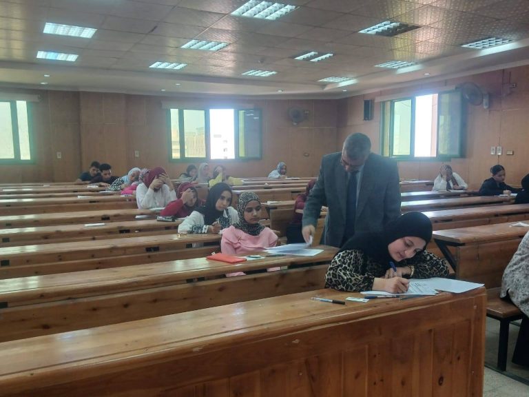 انطلاق ماراثون امتحانات الفصل الدراسي الثاني بكلية الآثار