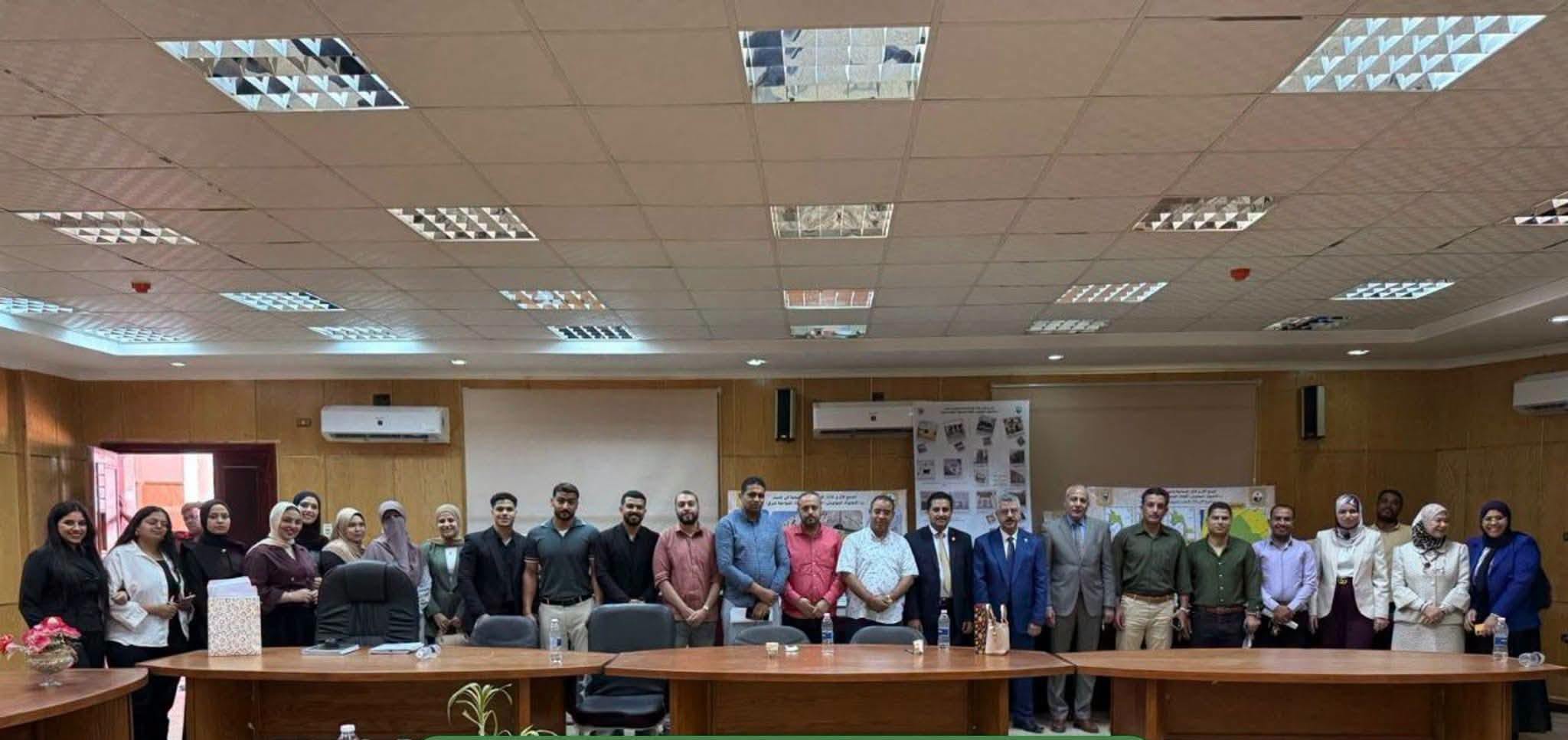 طلاب الآثار الإسلامية يجرون مسحًا أثريًا لمعالم أخميم التاريخية ضمن مشروعات التخرج