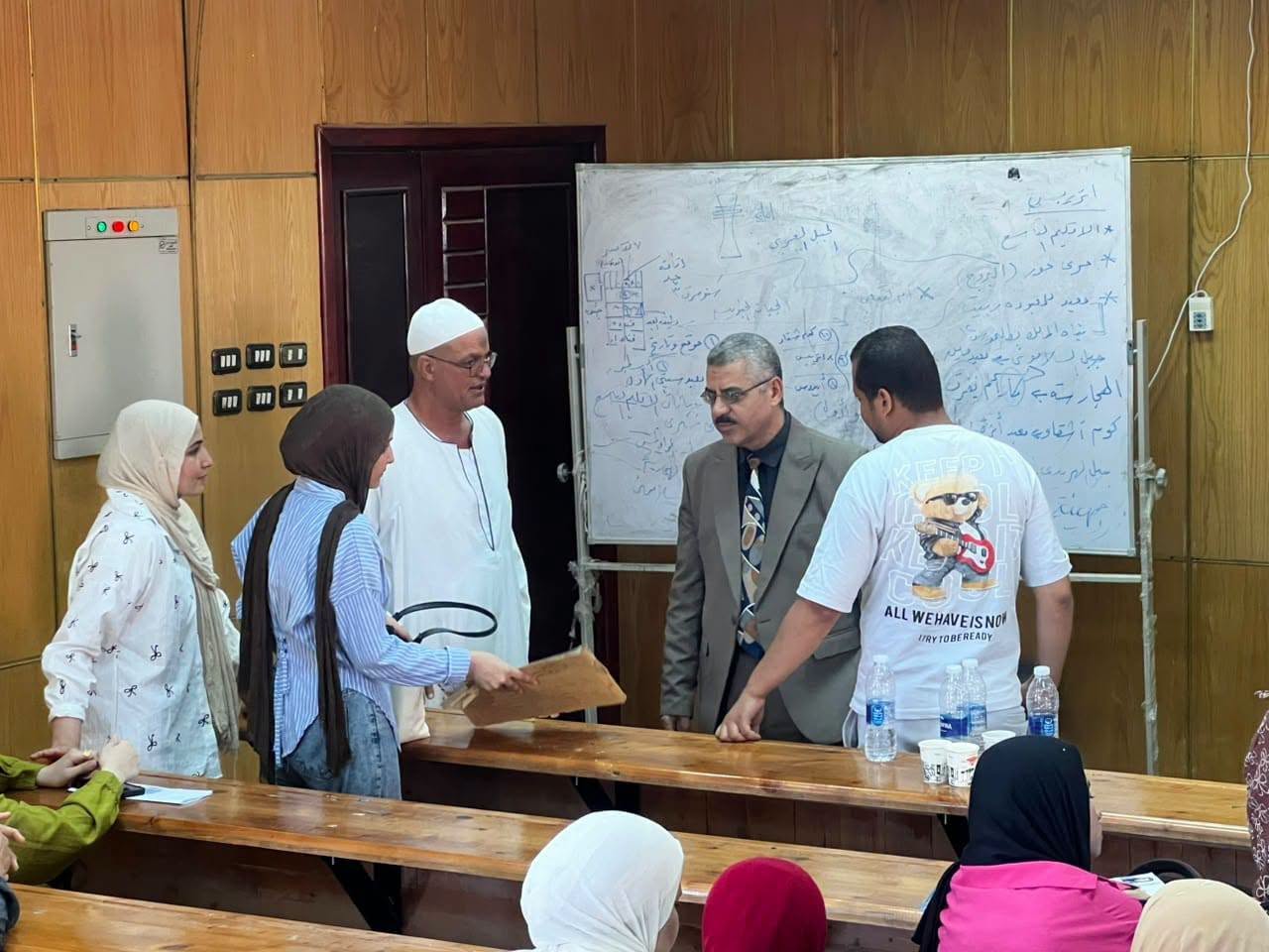متابعة اليوم الأول لتقديم الطلاب الجدد بكلية الآثار